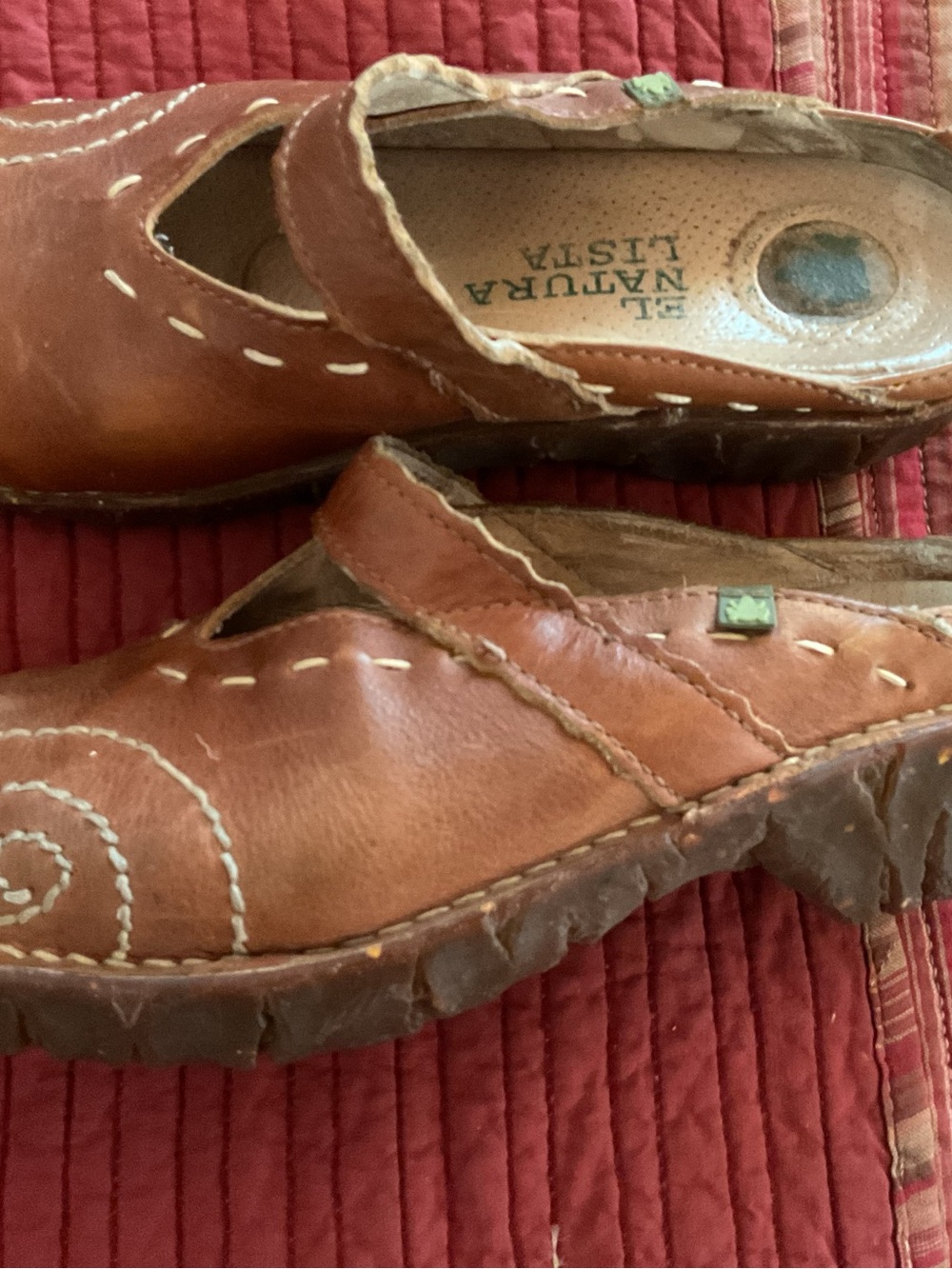EL NATURALISTA Chestnut  Brown Embroidered Clogs - Picture 2 of 5